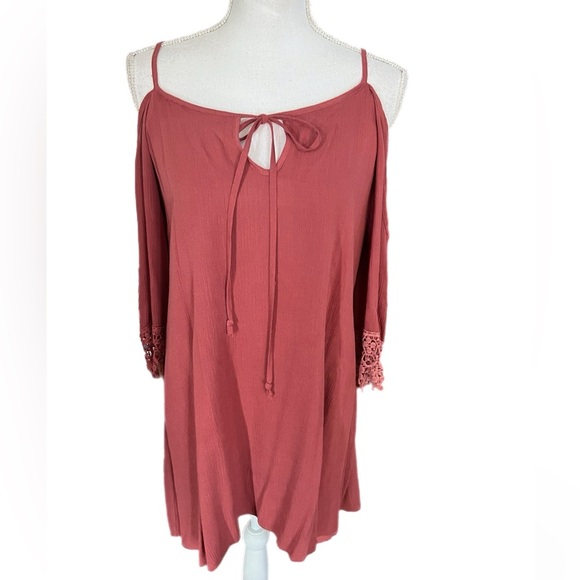 Charlotte Russe Womans Blouse Size S Cold Shoulder Mauve Color Lined - Picture 1 of 5